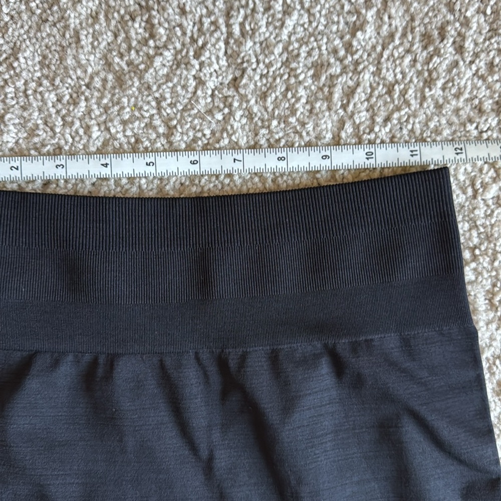 Women’s Best Black Biker Workout Shorts size Small - Picture 4 of 6